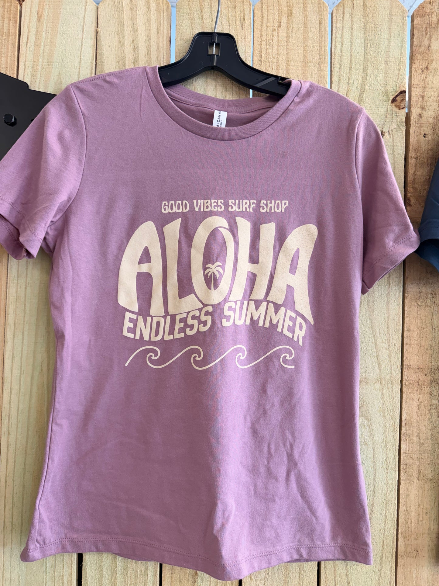 GV Aloha Vibes womens tee
